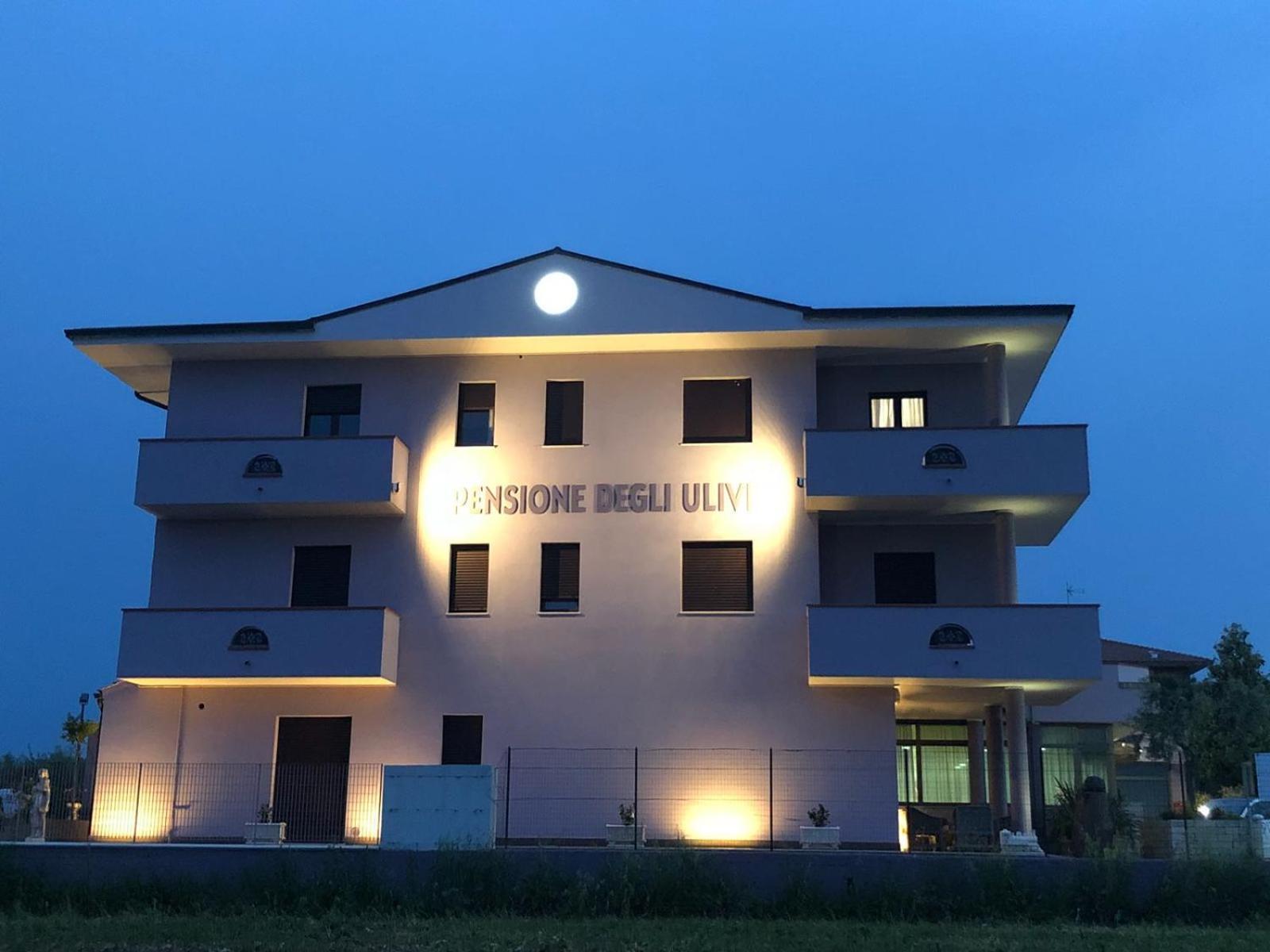 Pensione Degli Ulivi Порто-Сант'Ельпідіо Екстер'єр фото